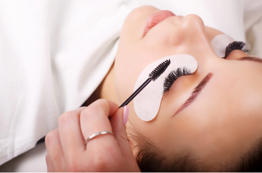 Lash Service in Southport: What Really Happens and Why People Keep Going Back